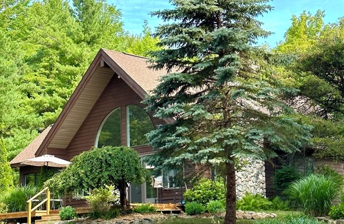Mayfield Ski Chalet | Waterfront! Quiet, Spacious, Serene Retreat Located in a Private Wooded Setting