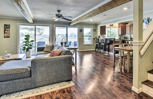 Wright House | Waterfront Retreat w/ Dock < 3 Mi to Beach!