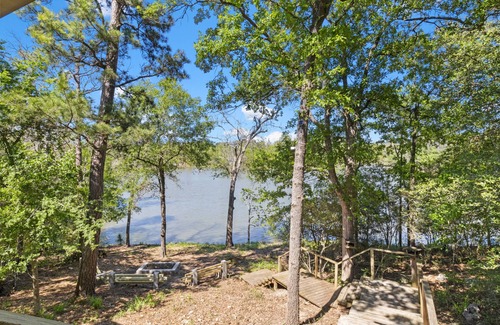 Oakhurst House | Waterfront Recreation Hideaway