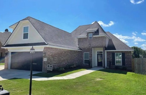 Shreveport House | Waterfront Relaxation!