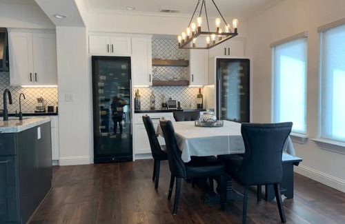 Discovery Bay House | Waterfront Remodeled House close to FAST Water