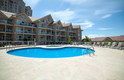 North End Condo | Waterfront Resort Condo Kelowna - Amazing Views! (90 day minimum stay)