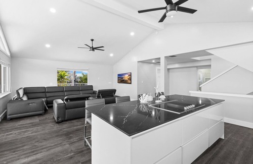 Monroe County House | Waterfront Resort House + Private boat dock!