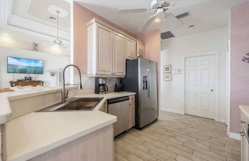 Caloosahatchee House | Waterfront Retreat 5 Star