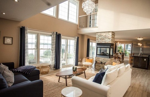 Orillia Cottage | Waterfront Retreat: A Private Oasis- Firepit & BBQ