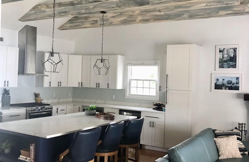 Centerville House | Waterfront retreat on Wequaquet Lake. Kayaks included and close to Town/Beaches