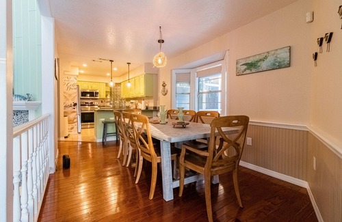 Weeki Wachee Gardens House | Waterfront Retreat + Kayaks - Extended Stay Deal