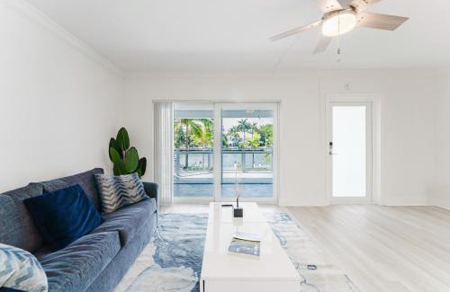 Boca Raton Apartment | Waterfront Retreat Views, Pool, Hot Tub, Gym Walk to Beach & Boca Resort!