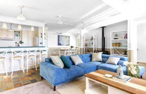 Tuggerawong House | Waterfront Retreat with Games for the Whole Family