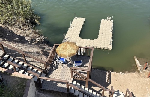 Yuma House | Waterfront River Retreat
