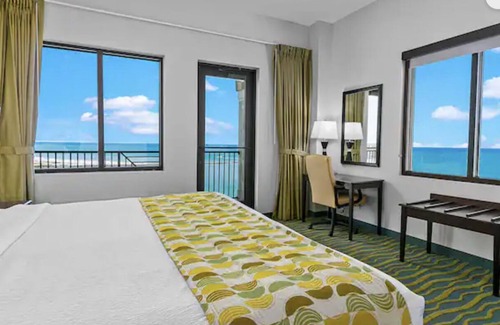 Clearwater Beach Hotel | WATERFRONT ROOM - The views are incredible!