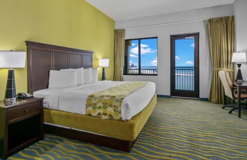 Clearwater Beach Hotel | WATERFRONT ROOM - The views are incredible!