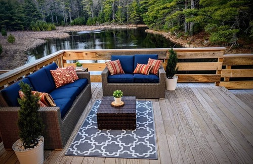 Sparrow Bush House | Waterfront, rustic resort like farmhouse with pool