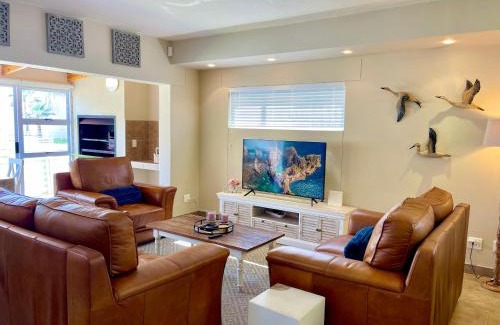 Vineta Apartment | Waterfront Seaview Cottage F4