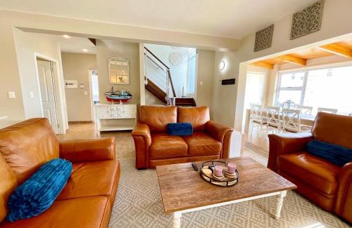 Vineta Apartment | Waterfront Seaview Cottage F4