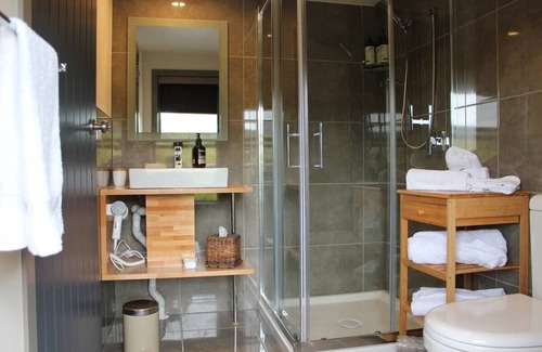Kingborough Bed & Breakfast | Waterfront Self Contained Accommodation Overlooking Marina