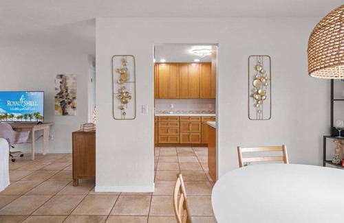 Caloosahatchee House | Waterfront Serenity beckons you to experience the ultimate canal-side retreat in stunning Cape Coral
