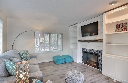 Shelton House | Waterfront Shelton Retreat With Beach Access