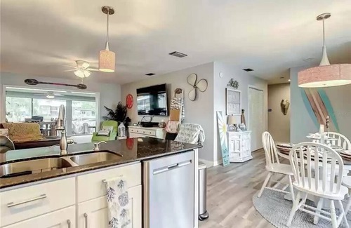 Dixie Shores Condo | Waterfront Single Story Condo