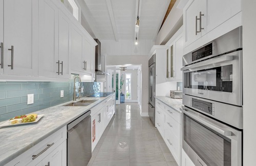 Birch Park Finger Streets House | Waterfront/Steps to Beach/Heated Pool/Casablanca Key/Residence