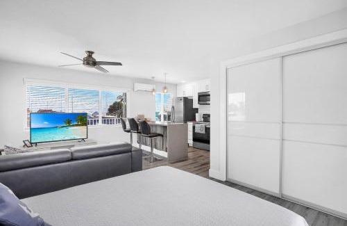 Key Largo Apartment | Waterfront Studio 2, Couples Oasis, Kayaks, Pool