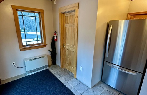 Carrabassett Valley House | Waterfront Sugarloaf Estate Pool, Hot Tub 7000sqft 3-story