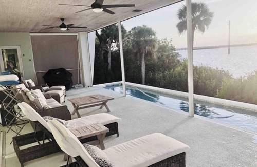 Merritt Island House | Waterfront Sunset View Home W/Pool. King bed