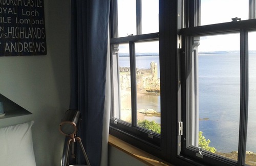 St. Andrews House | Waterfront townhouse in heart of St Andrews directly overlooking Castle on rocks