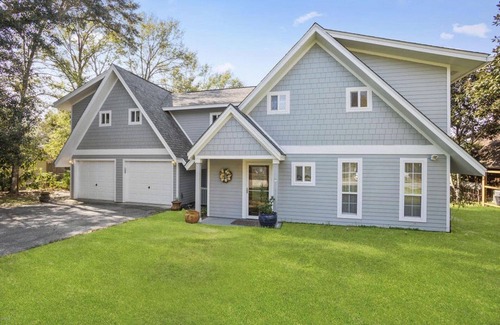 Ocean Springs House | Waterfront tranquility