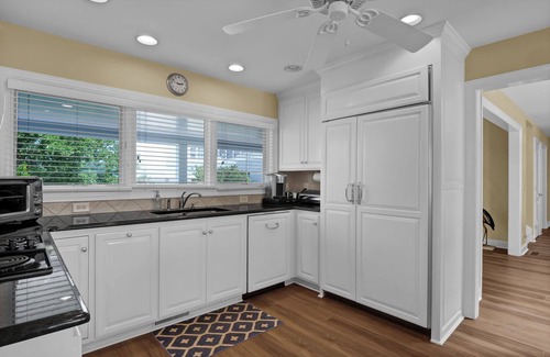 Shell Island House | Waterfront Retreat close to Beach Access, 2 Boat Slips, Hot Tub & Elevator