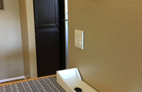 Chandler Condo | Waterfront view~Heated pools/spas~Pickleball/Tennis~Gym~Gated~BBQ~Eateries~Shops