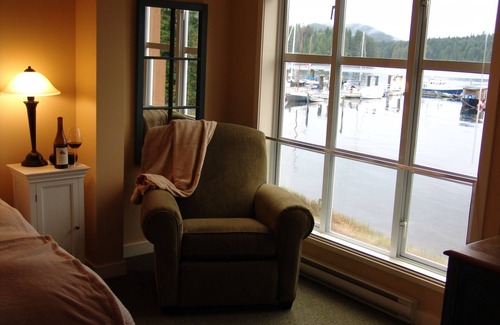 Tofino House | Waterfront View of the Inlet, Short Walk to Town