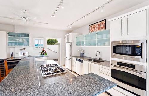 South Hill Villa | Waterfront Villa, 2 Beaches, Snorkeling, Private Pool, & Spectacular Views