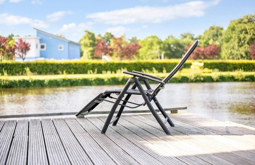 Midlaren House | Waterfront Villa Near Groningen
