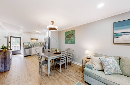 Palmetto Dunes Villa | Waterfront villa with resort amenities, beach access, open layout, AC, & W/D
