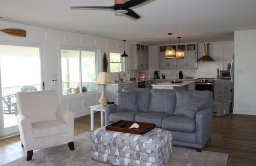 Beaufort House | Waterfront Waterway Home in Beaufort on the Neuse River, Family and Pet friendly