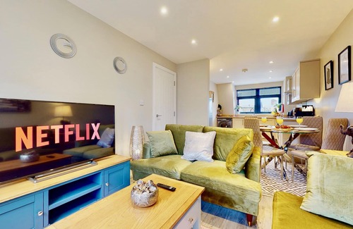 Chatham Apartment | Waterfront Way Luxury Apartments, unit 3