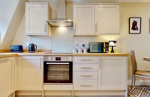 Chatham Apartment | Waterfront Way Luxury Apartments, unit 3