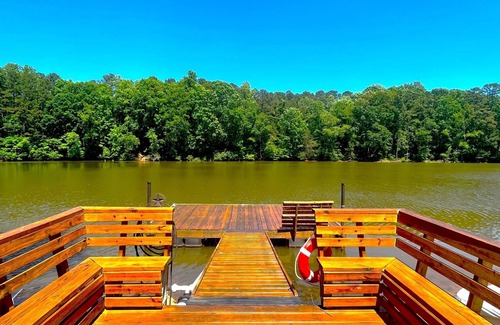 Belmont House | Waterfront with Beach, Easy Water Access, Kayaks, Paddleboards, Boat Rentals!