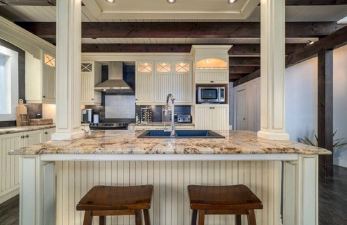 Saint-Raymond Ski Chalet | Waterfront ! with VIEW and SPA