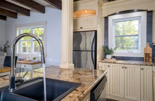 Saint-Raymond Ski Chalet | Waterfront ! with VIEW and SPA