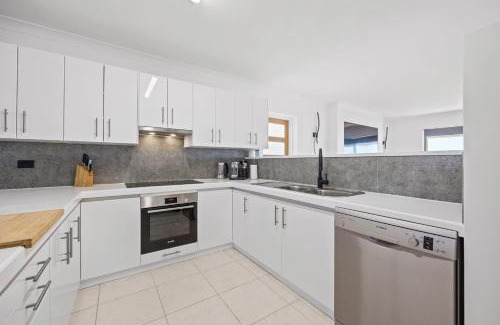 Dawesville House | Waterfront Wonder in Dawesville