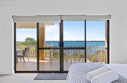 Dawesville House | Waterfront Wonder in Dawesville