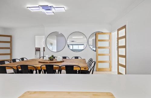Dawesville House | Waterfront Wonder in Dawesville