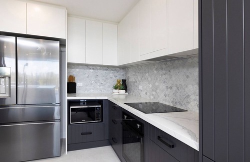 Forster Apartment | Waterline 304 on the lake.