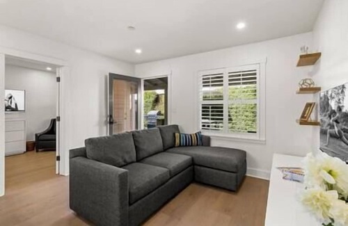Carpinteria Apartment | Watermark Suite B