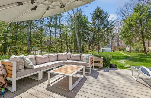 Water Mill House | Watermill Retreat, minutes from Southampton Town Ctr and Beaches!