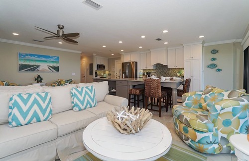 Holmes Beach Condo | Waters Edge 110N by Duncan Real Estate