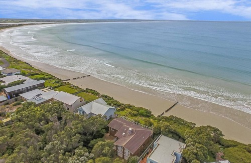 Port Fairy Apartment | Waters Edge - affordable beachfront apartment