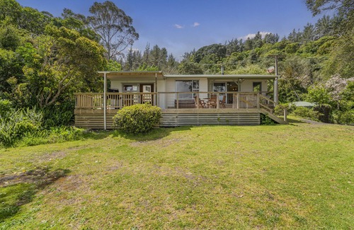 Hahei Cottage | Waters Edge Cottage - Hahei Bach